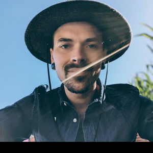 Meet your Posher, Zachary